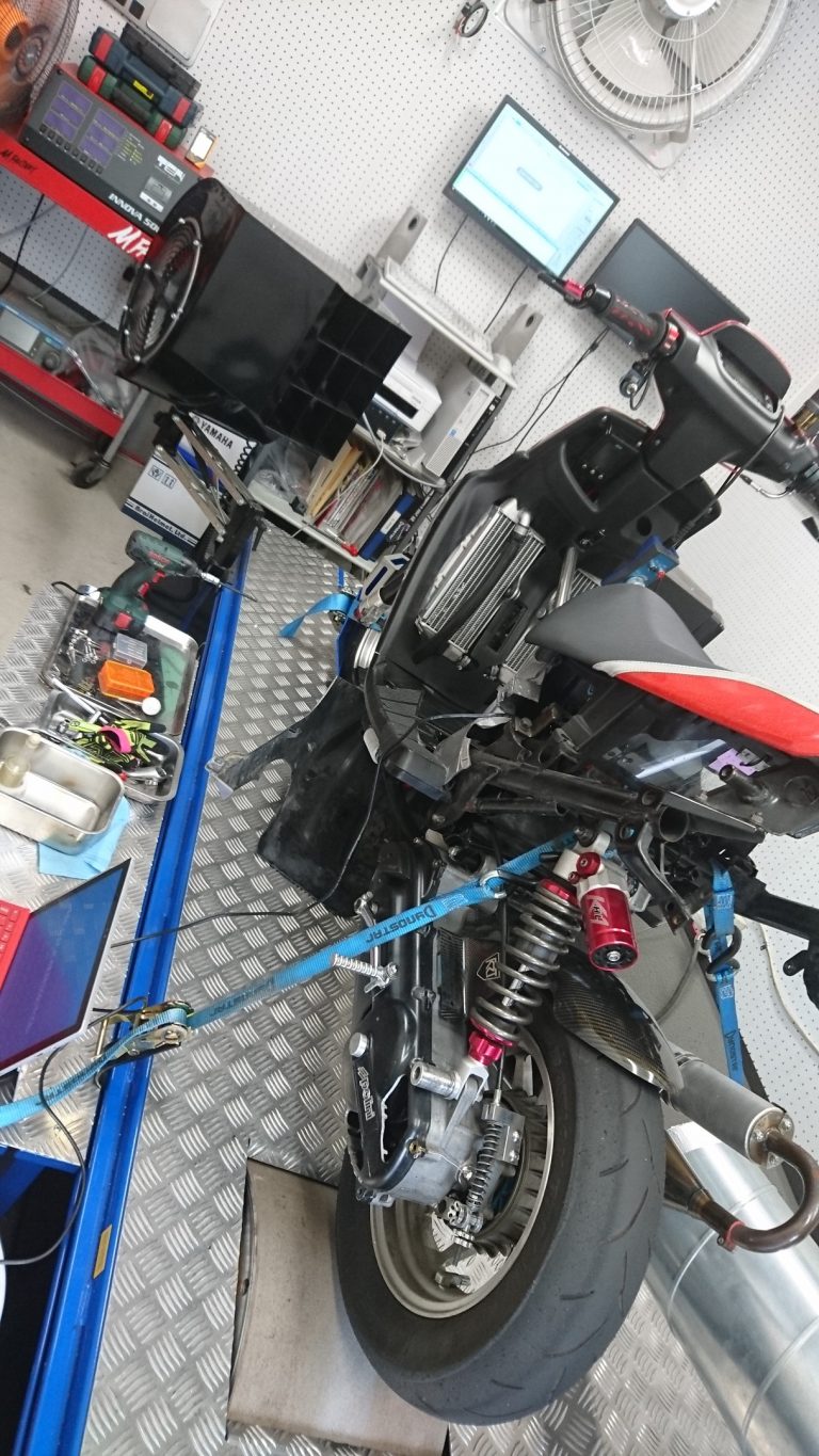 M-Factoryさんちでシャシダイのせてもらった