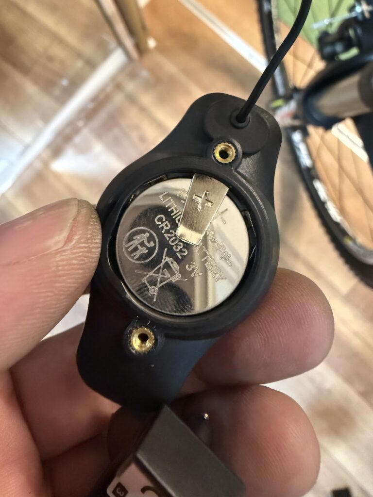 LIVALL BR80リモコンに入っているCR2032 3Vコイン電池